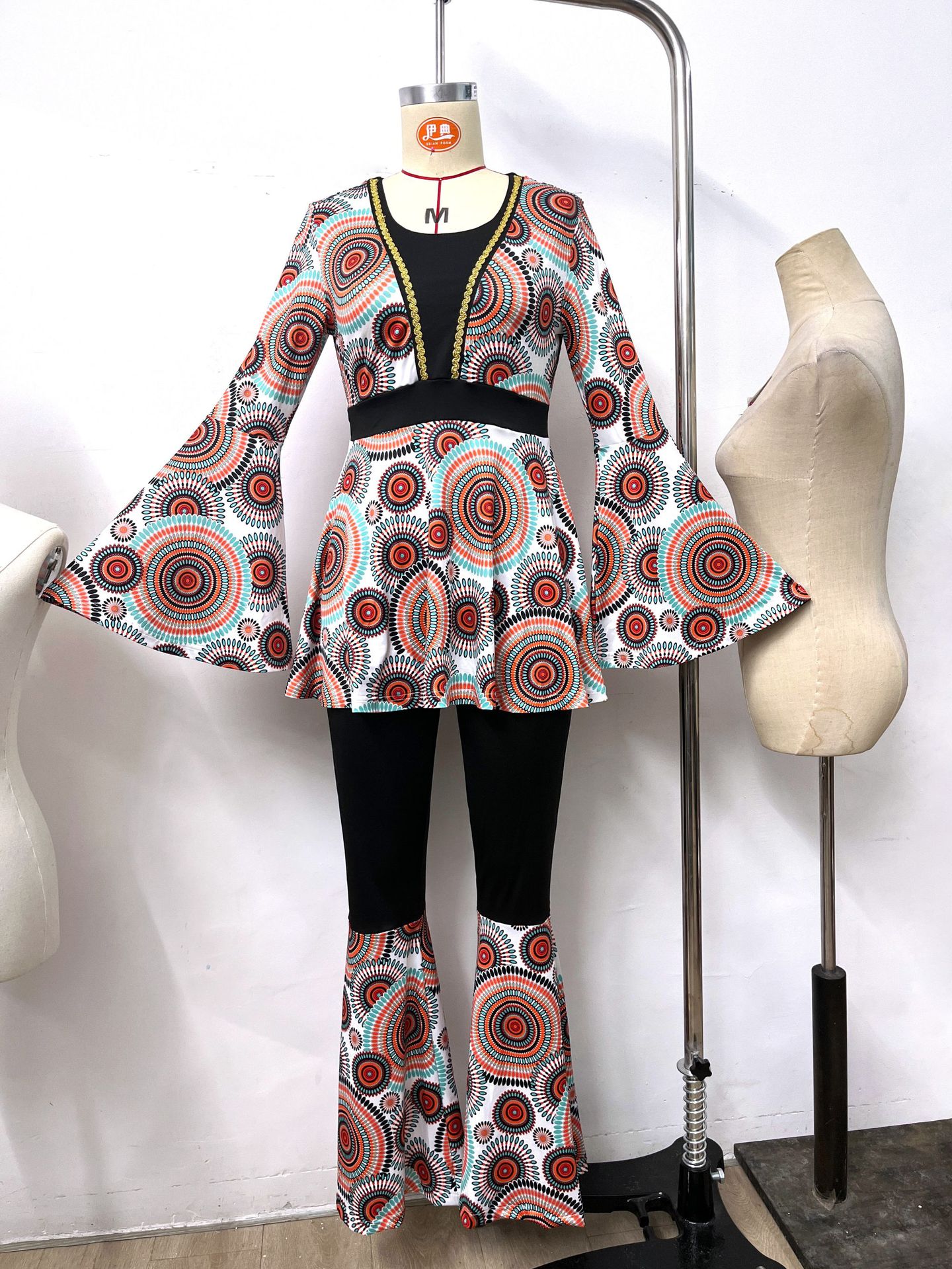 Couple 70s 80s Disco Hippie Costume Set Retro Circular Print Flared Pants Outfit